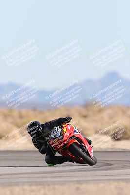 media/Dec-07-2025-CVMA (Sun) [[3e7d2de5dc]]/Race 9-Formula UL Shootout/